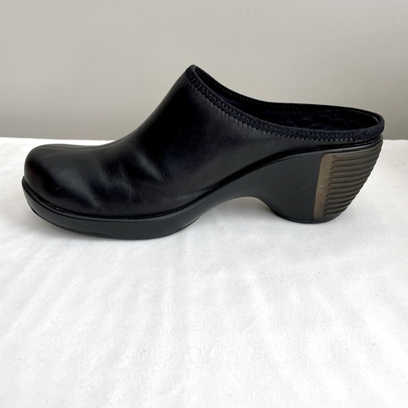 Clarks Privo Clogs - Picture 4 of 10